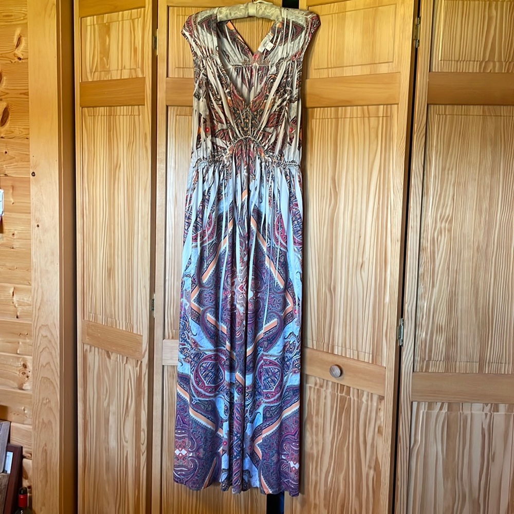 V-neck maxi dress